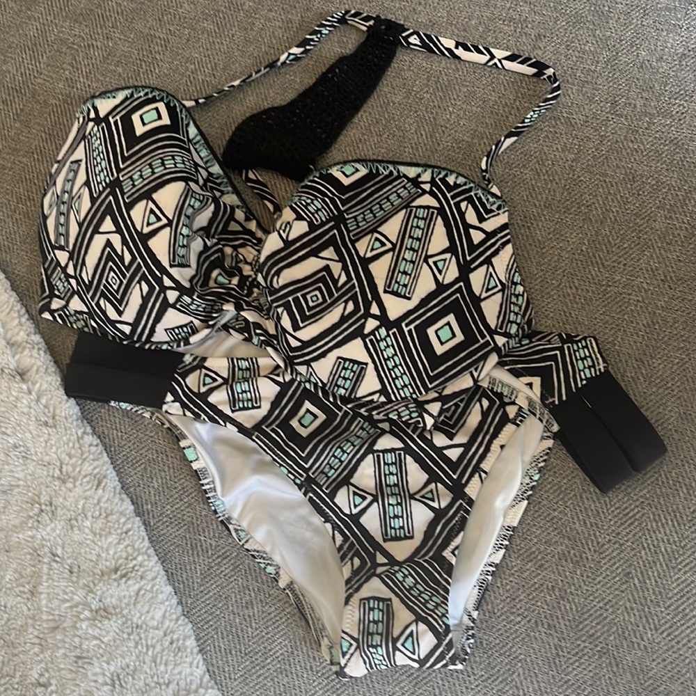 Victoria’s Secret bikini 34DD halter top and medium bottom